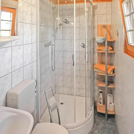 Schmuckes Holzhaus Im Gruenen Dom wakacyjny Kargow