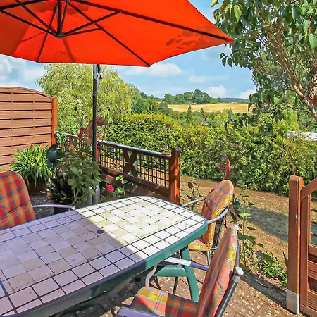 Schmuckes Holzhaus Im Gruenen Kargow