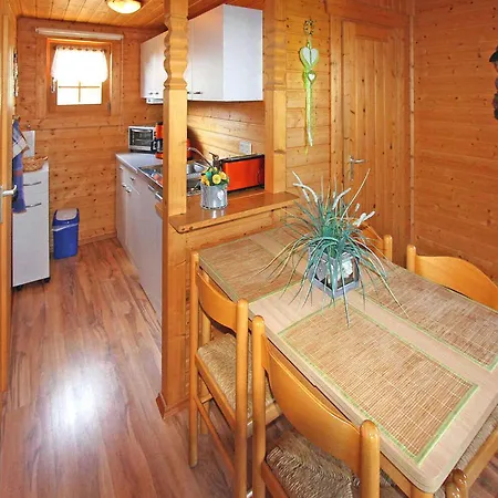 Dom wakacyjny Schmuckes Holzhaus Im Gruenen