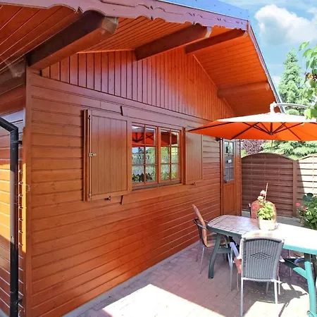 Tatil Evi Schmuckes Holzhaus Im Gruenen Kargow
