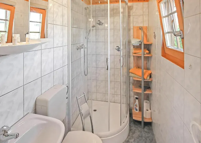 Schmuckes Holzhaus Im Gruenen بيت للعطل Kargow